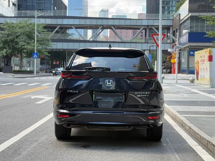 Фото 12 - Honda Breeze Hybrid