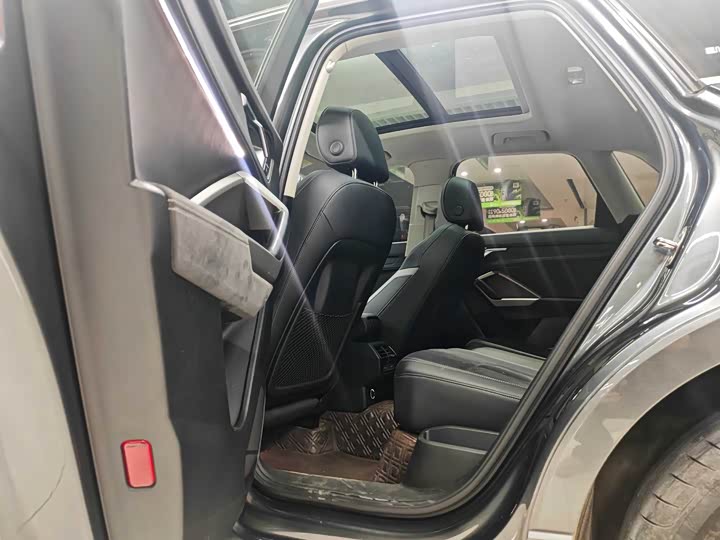 Фото 10 - Audi Q3