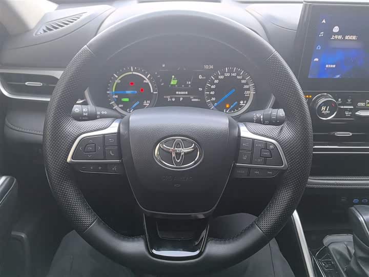 Фото 11 - Toyota Highlander