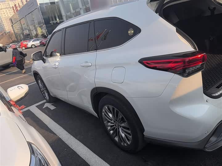 Фото 5 - Toyota Highlander