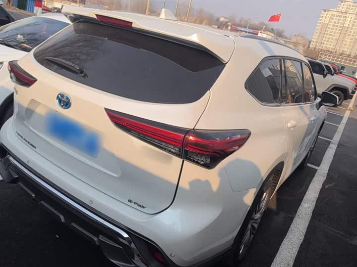 Фото 7 - Toyota Highlander