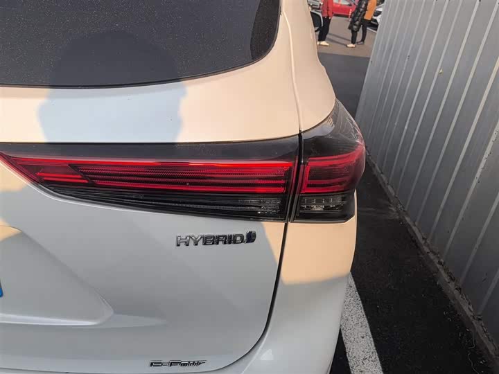 Фото 8 - Toyota Highlander