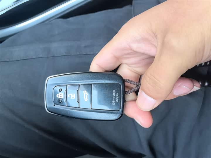 Фото 9 - Toyota Highlander