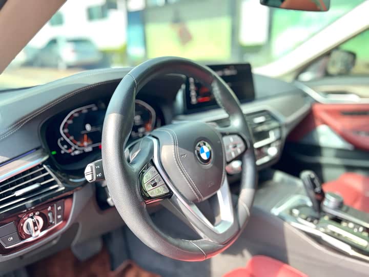 Фото 5 - BMW 5 Series