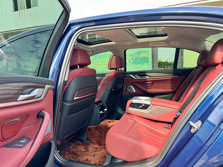 Фото 9 - BMW 5 Series