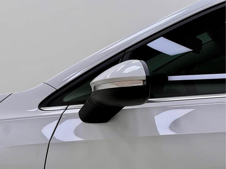 Фото 10 - Volkswagen Golf