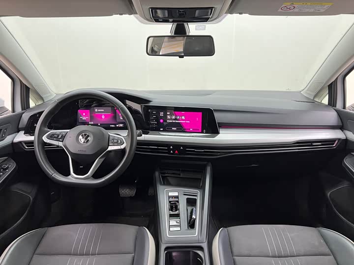 Фото 19 - Volkswagen Golf