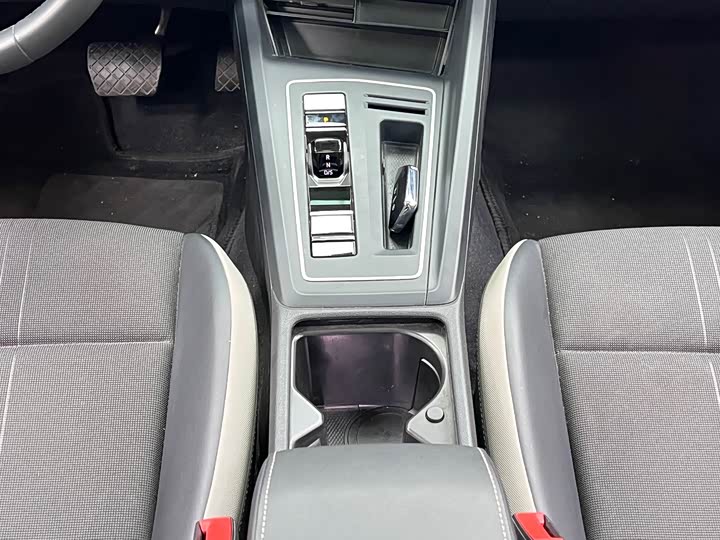 Фото 22 - Volkswagen Golf