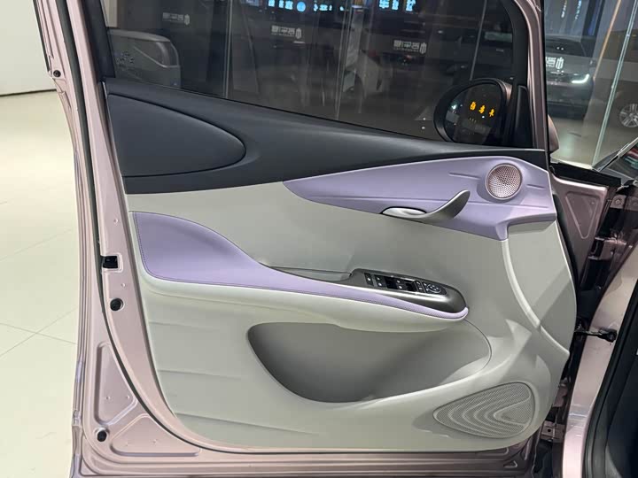 Фото 16 - BYD Dolphin