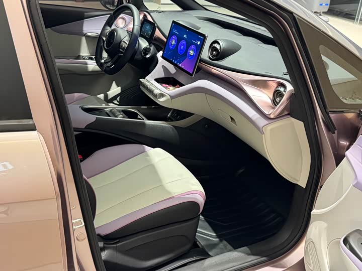 Фото 18 - BYD Dolphin