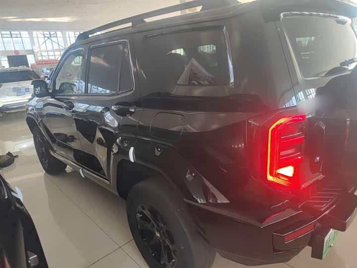 Фото 5 - Tank 400 Hybrid