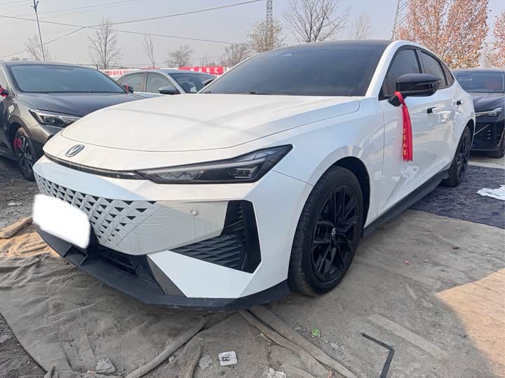 Фото 1 - Changan UNI-V