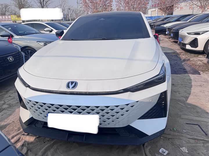 Фото 2 - Changan UNI-V