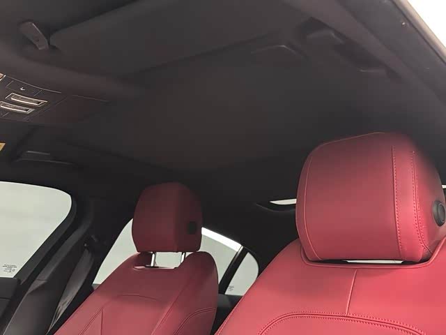 Фото 11 - Jaguar XE L