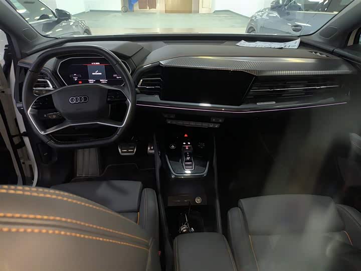 Фото 10 - Audi Q4 e-tron