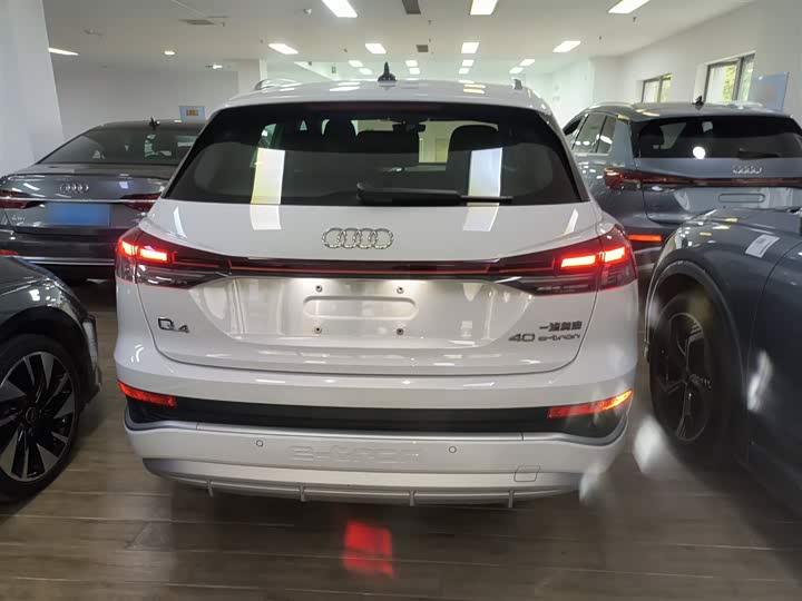 Фото 6 - Audi Q4 e-tron