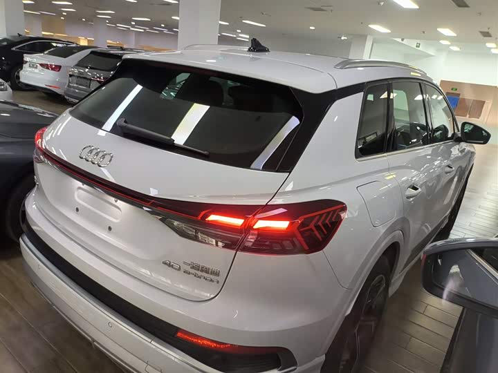 Фото 7 - Audi Q4 e-tron