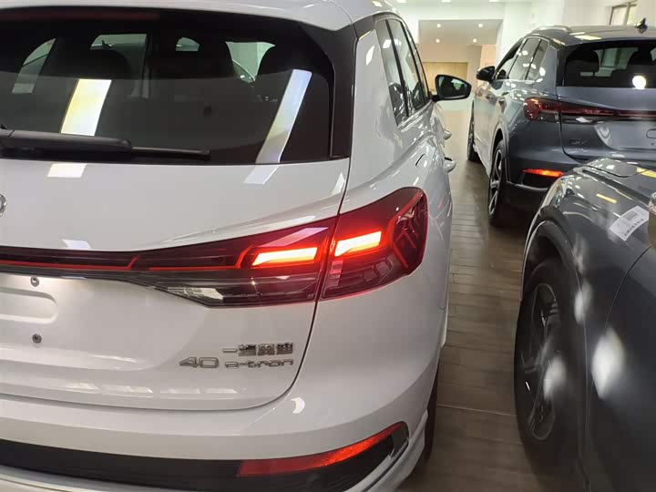 Фото 8 - Audi Q4 e-tron