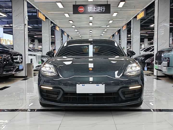 Фото 7 - Porsche Panamera