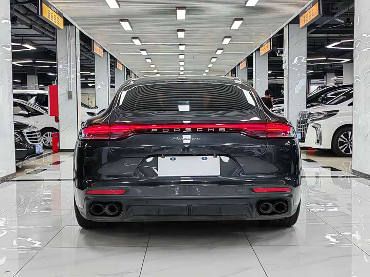 Фото 8 - Porsche Panamera