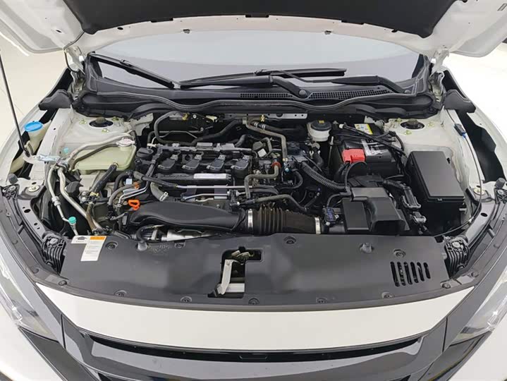 Фото 10 - Honda Civic