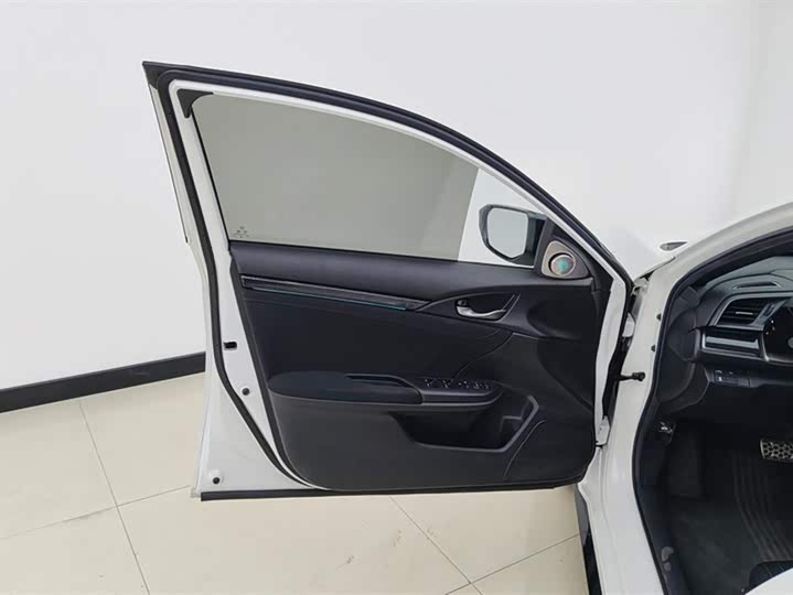 Фото 7 - Honda Civic