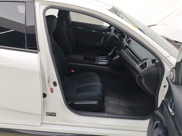 Фото 8 - Honda Civic