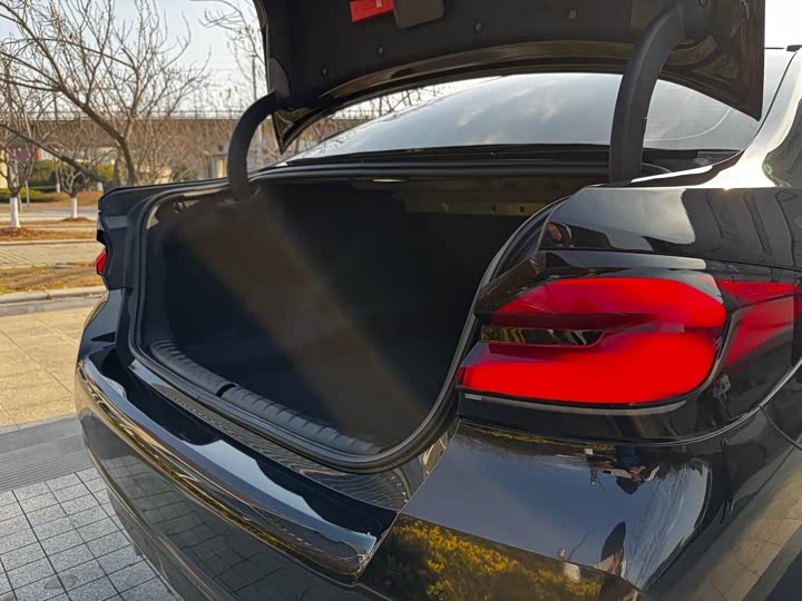 Фото 14 - BMW 5 Series