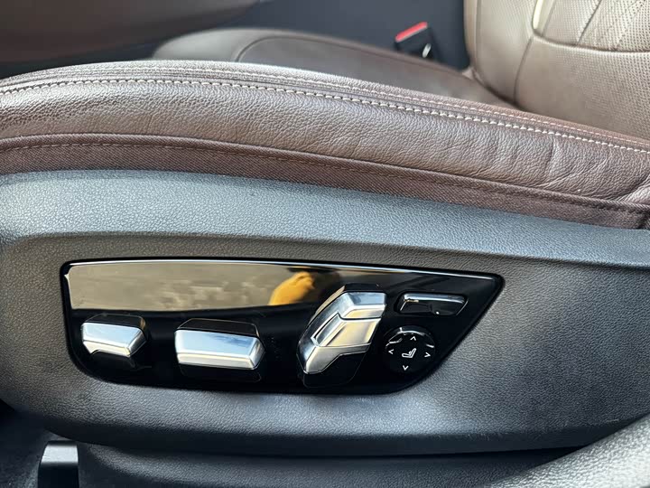 Фото 17 - BMW 5 Series