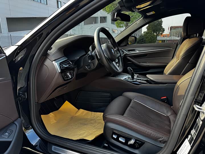 Фото 5 - BMW 5 Series