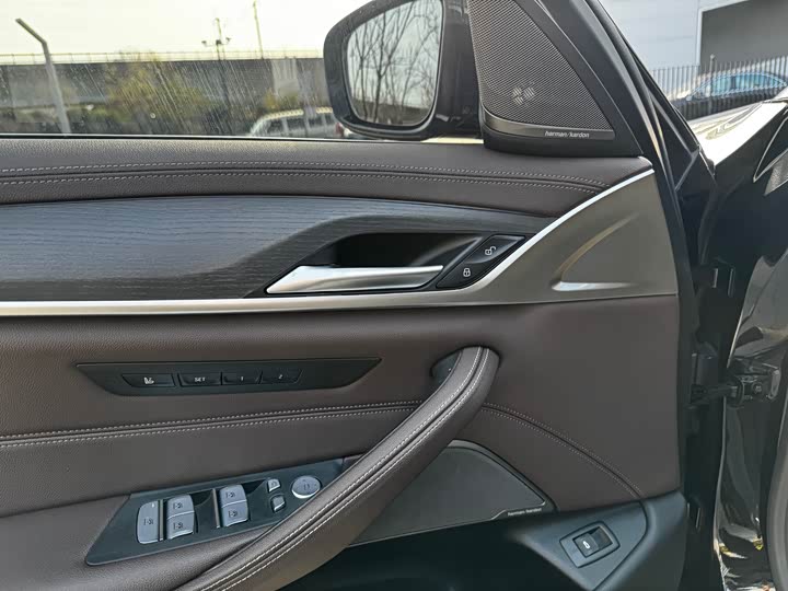 Фото 8 - BMW 5 Series