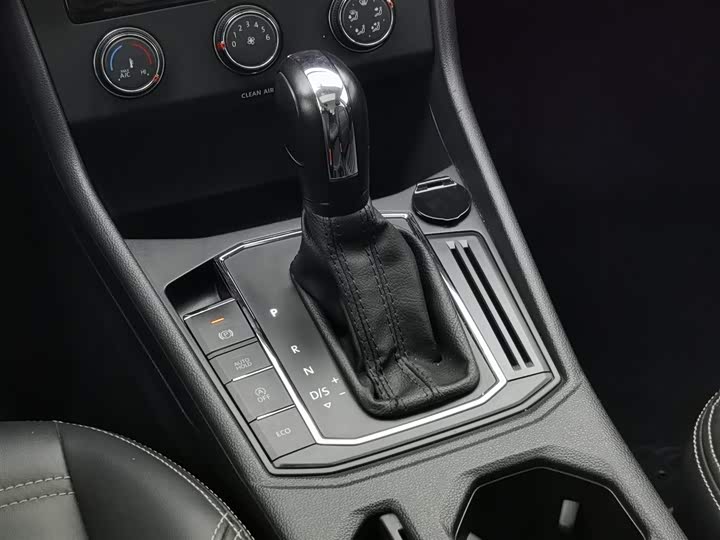 Фото 13 - Volkswagen Lavida