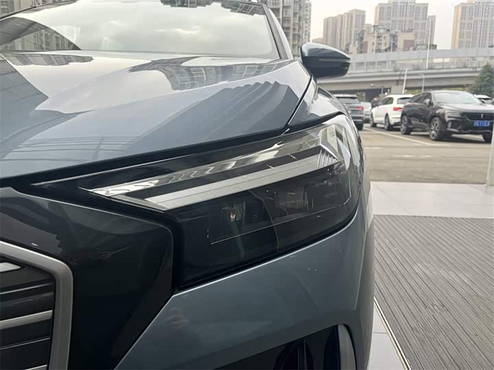 Фото 12 - Audi Q4 e-tron