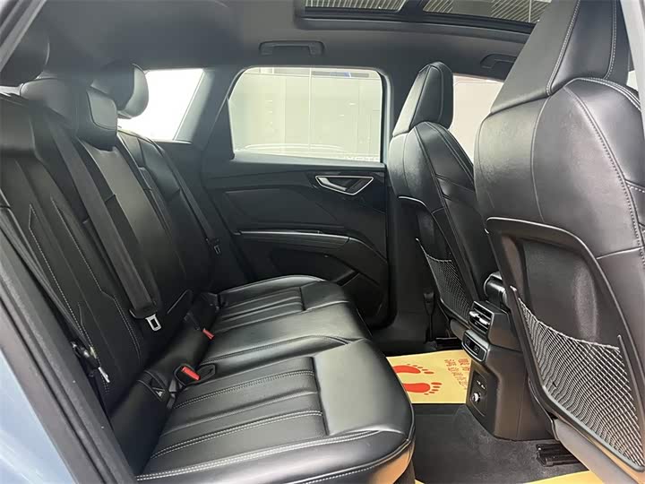 Фото 7 - Audi Q4 e-tron