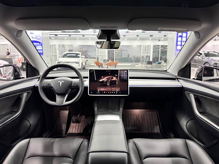 Фото 12 - Tesla Model Y