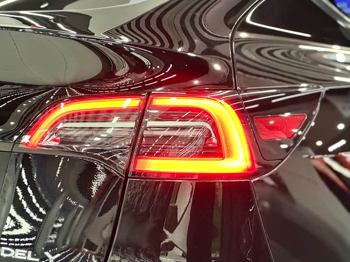 Фото 20 - Tesla Model Y