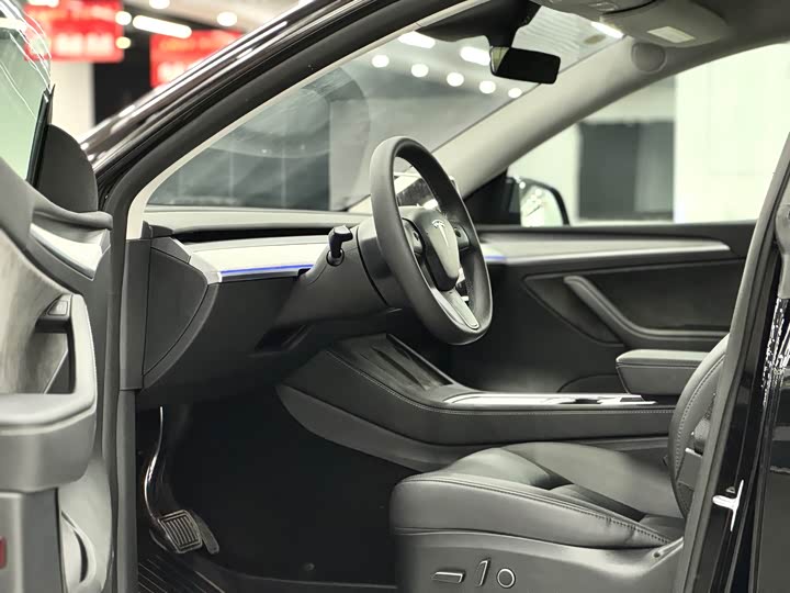 Фото 9 - Tesla Model Y