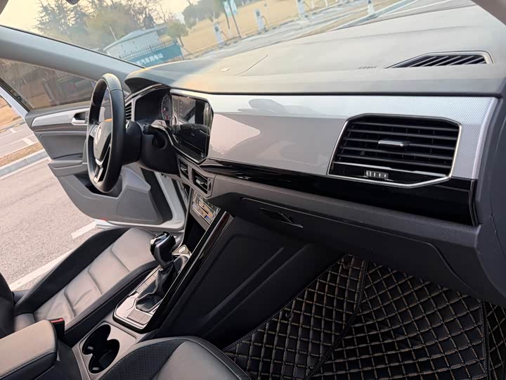 Фото 16 - Volkswagen Tayron