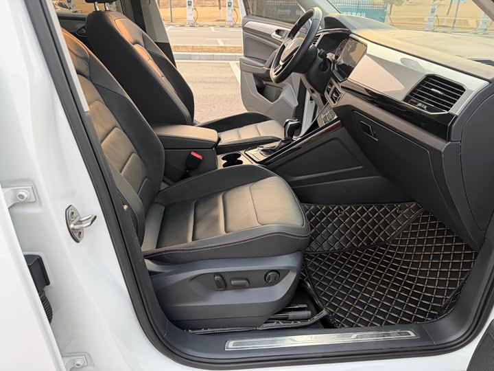 Фото 17 - Volkswagen Tayron