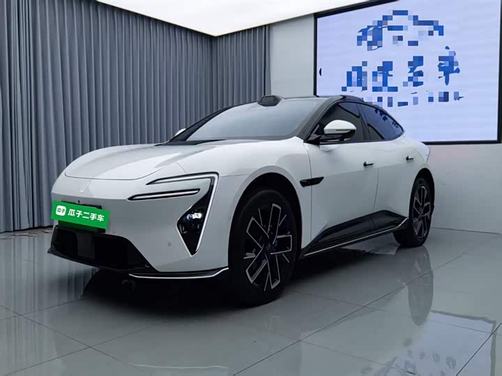 Фото 2 - Avatr 06