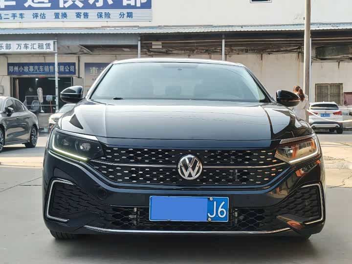 Фото 1 - Volkswagen Passat