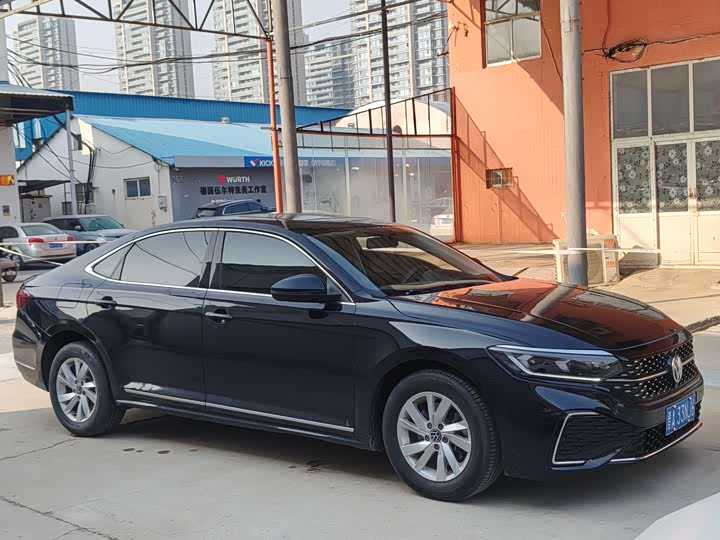 Фото 3 - Volkswagen Passat