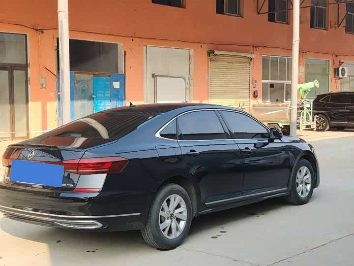 Фото 9 - Volkswagen Passat