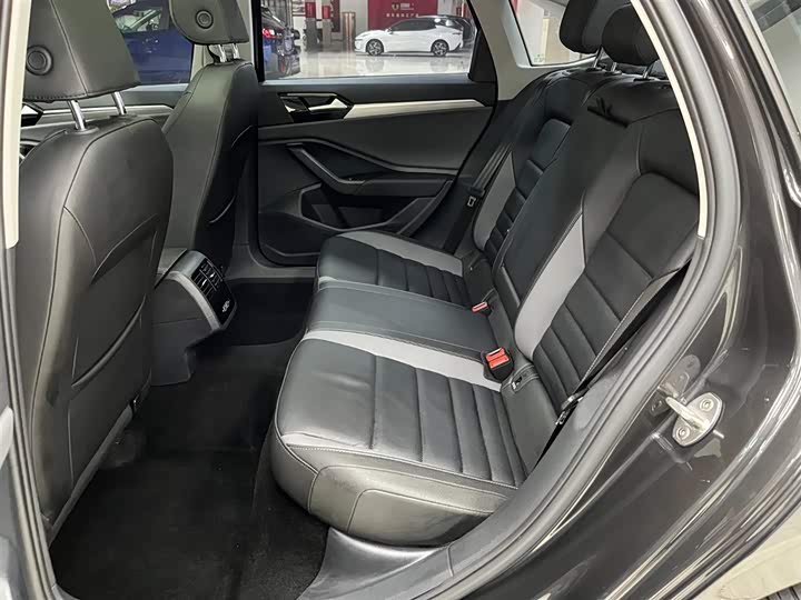 Фото 14 - Volkswagen Sagitar L