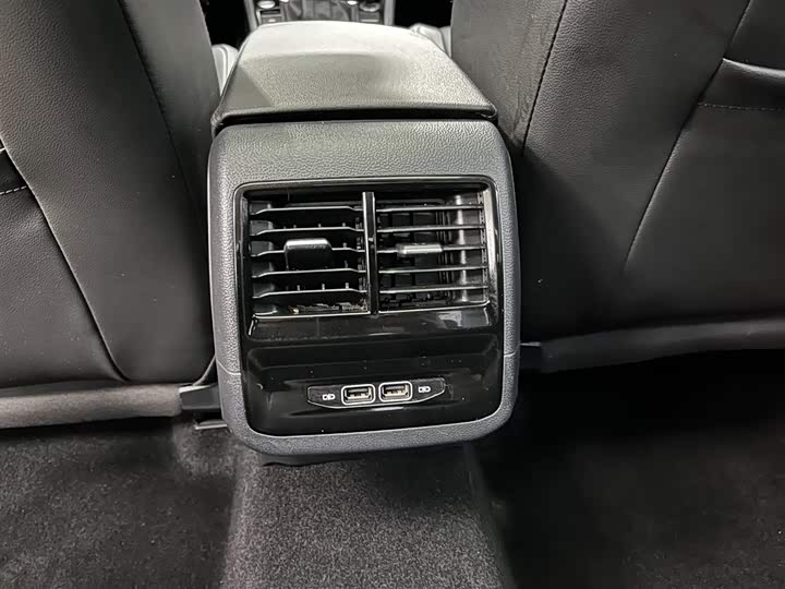 Фото 15 - Volkswagen Sagitar L