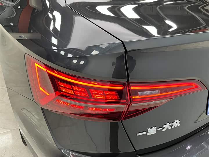 Фото 18 - Volkswagen Sagitar L