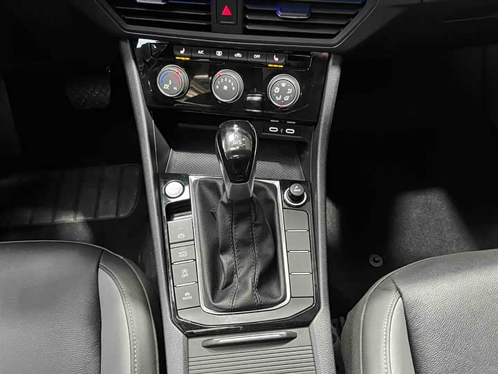 Фото 5 - Volkswagen Sagitar L