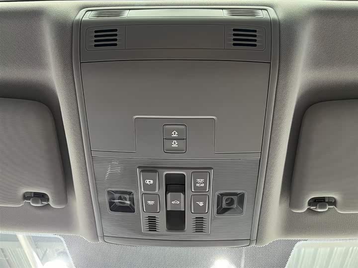 Фото 8 - Volkswagen Sagitar L