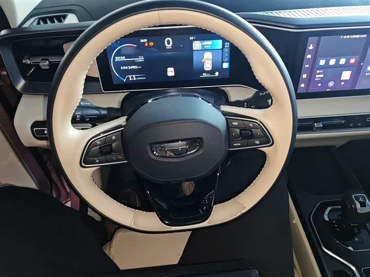 Фото 11 - Geely Icon