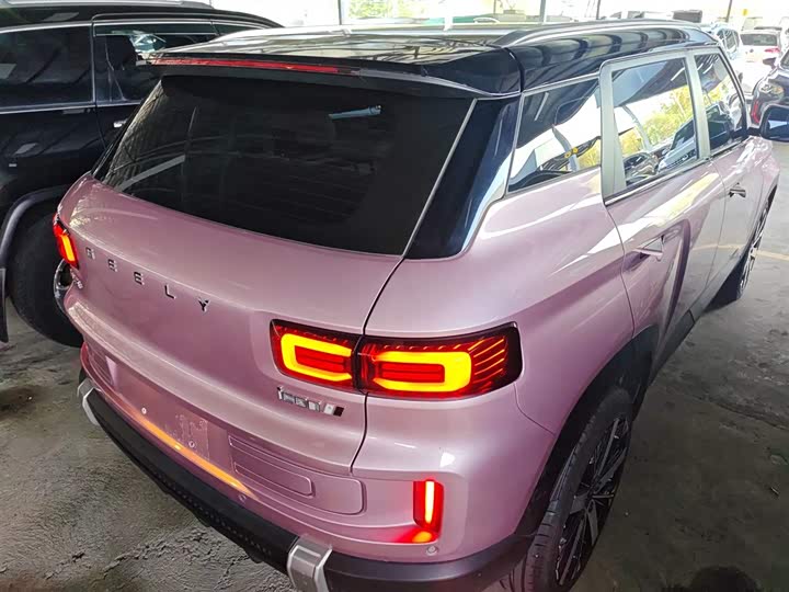 Фото 7 - Geely Icon